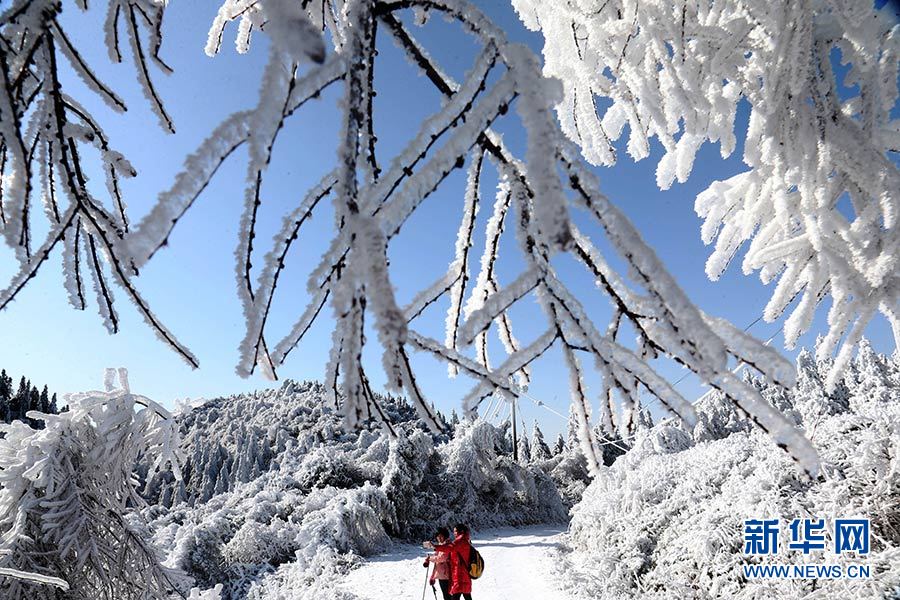 重庆黔江：雪山放晴入画来