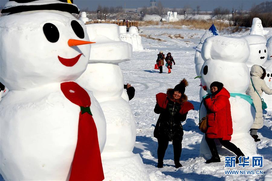 2018个雪人亮相哈尔滨