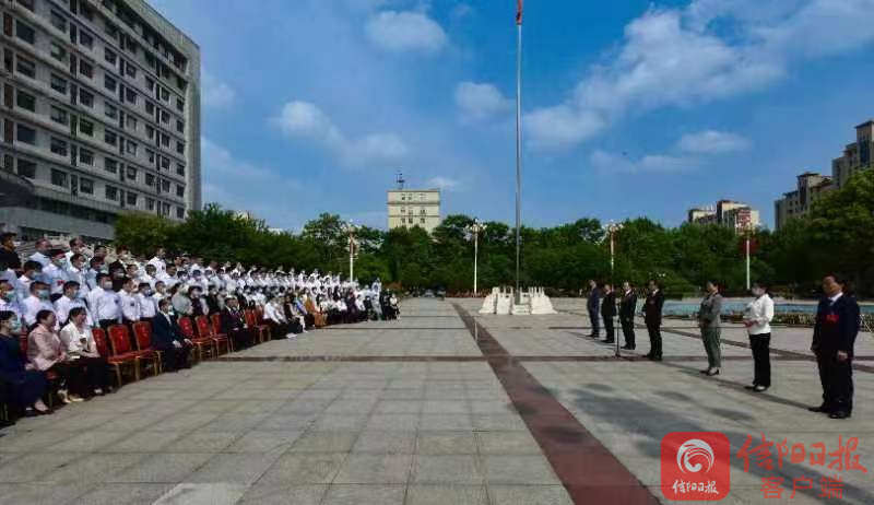 【客户端转发】信阳市罗山县委书记周哲、县长余国芳看望参会政协委员