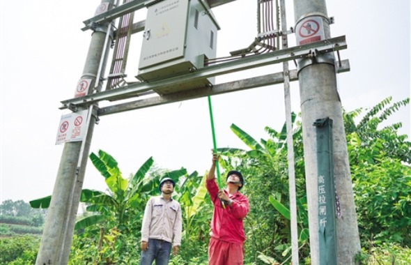 南宁良庆区：积极推进扶贫电力设施建设