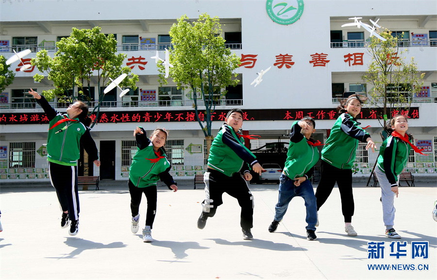 洛阳汝阳：学习航空知识 放飞科技梦想