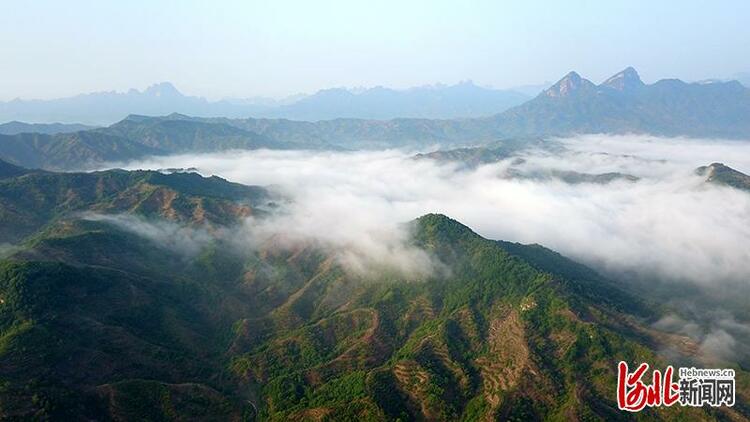 河北邢台：云海翻腾太行山