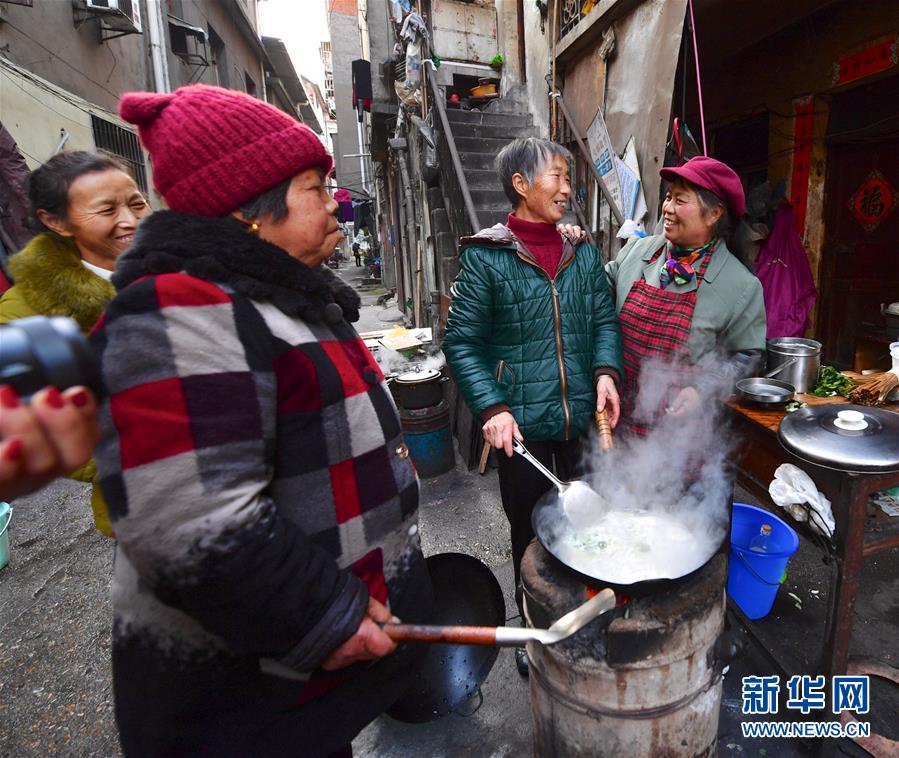 寒冬里的“生命厨房”