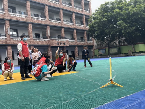 【原创】重庆航天职业技术学院“航小青”志愿者走进五宝实验学校_fororder_图片2