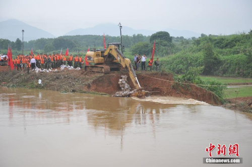 长江中下游强降雨持续 多地山洪灾害可能性大