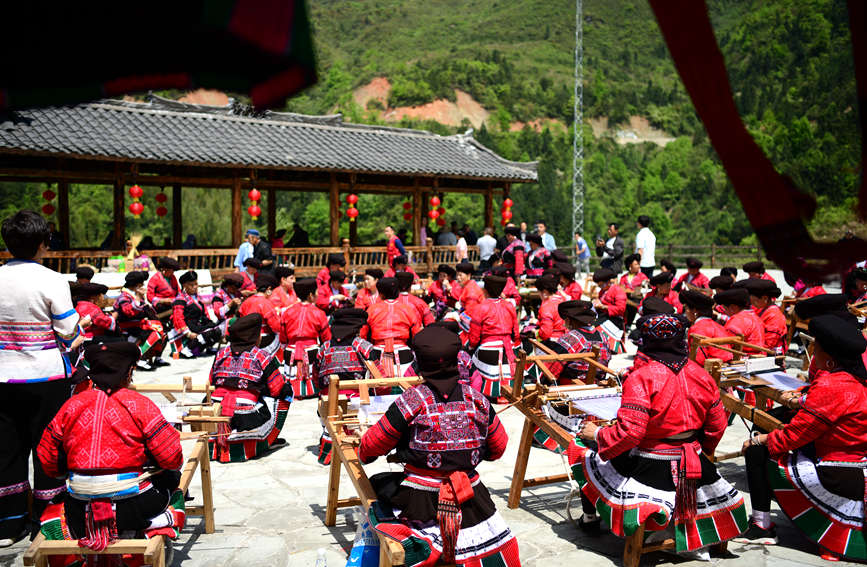 广西龙胜：发展瑶族刺绣 助力乡村振兴