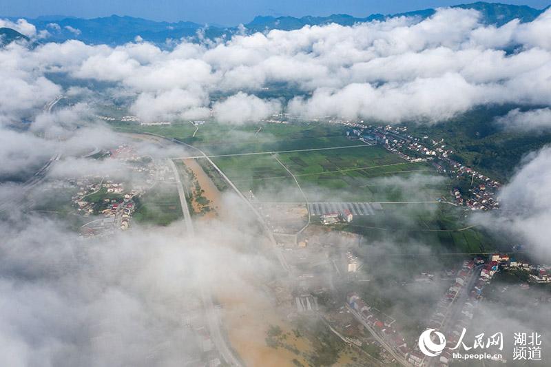 湖北保康：乡村新雨后