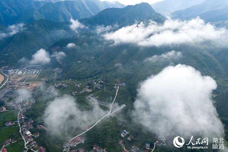 湖北保康：乡村新雨后