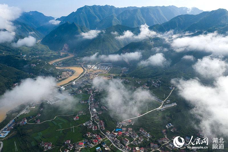 湖北保康：乡村新雨后