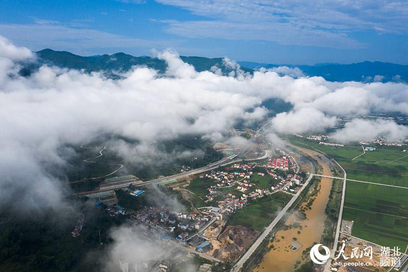 湖北保康：乡村新雨后