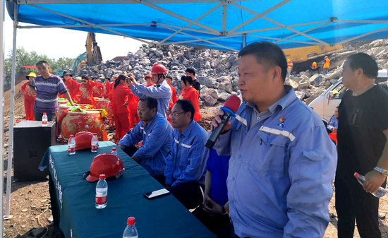 （有修改）[A 图片已删]中铝开展土地复垦赢民心 村民送锦旗表谢意