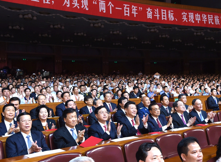 习近平等观看庆祝中国共产党成立95周年音乐会《信念永恒》