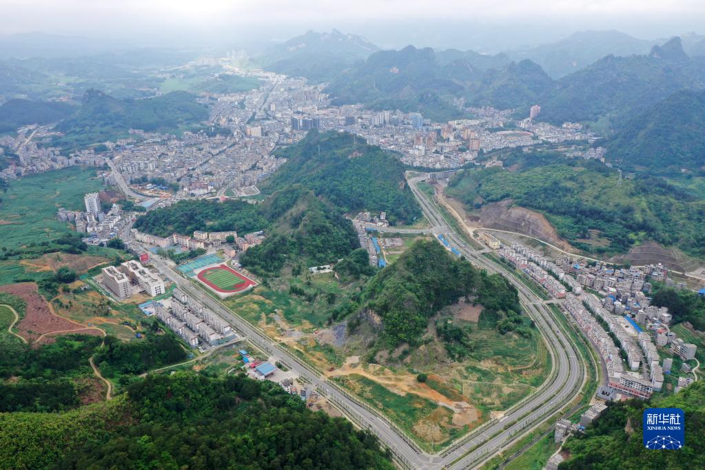 广西巴马：“长寿之乡”纵横振兴路