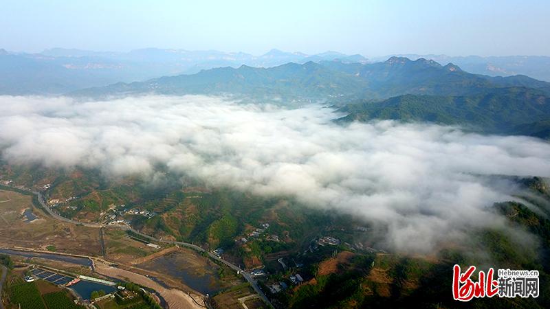 河北邢台：云海翻腾太行山