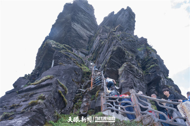 铜仁：梵净山巅风景独好