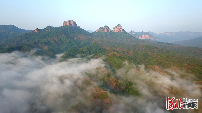 河北邢台：云海翻腾太行山