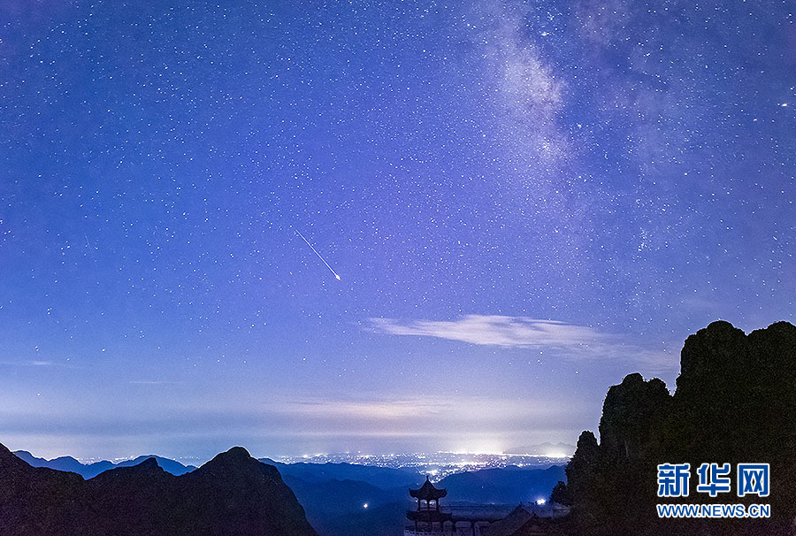 广西：从日落到日出 60秒带你看云卷云舒斗转星移