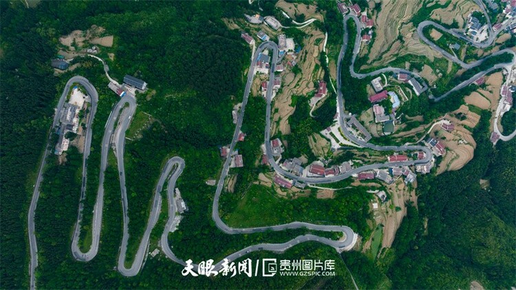 桐梓七十二道拐：弯道最密集的盘山公路