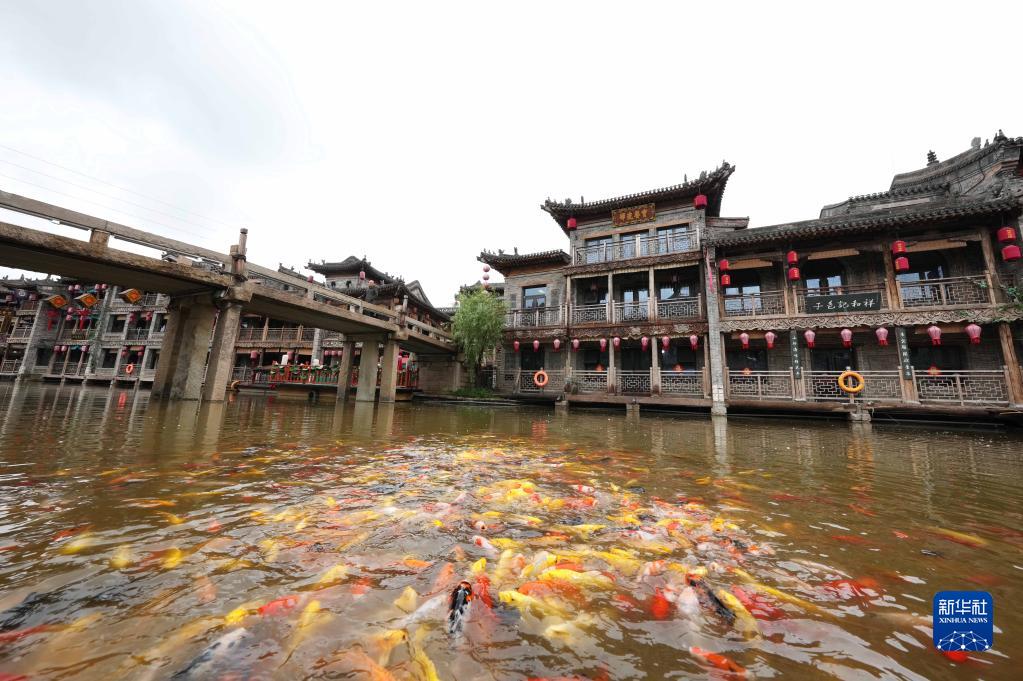 石家庄鹿泉：龙泉古镇雨后景色怡人