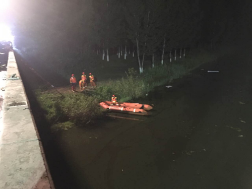 津蓟高速宝坻区界内发生重大交通事故 26人死亡(图)