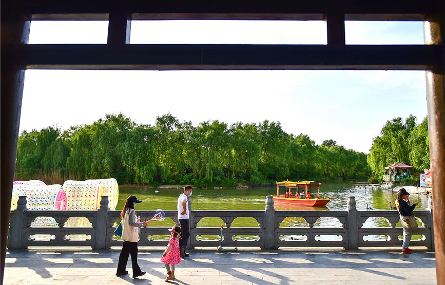 河南洛阳：厚植生态底色 乐享城市游园