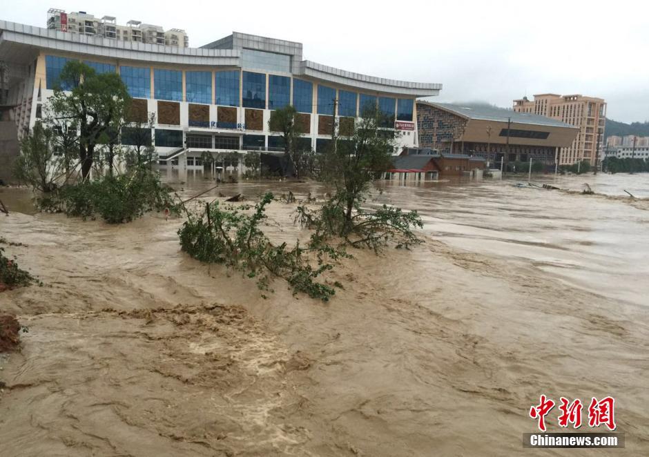 特大暴雨袭击贵州铜仁