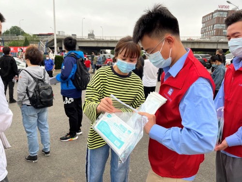 7年温暖相伴 中建二局土木集团公司爱心助考在行动