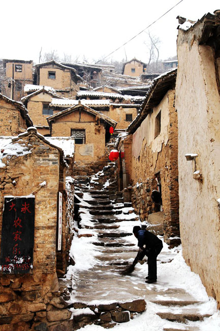 山西盂县：雪后银装素裹美景如诗如画