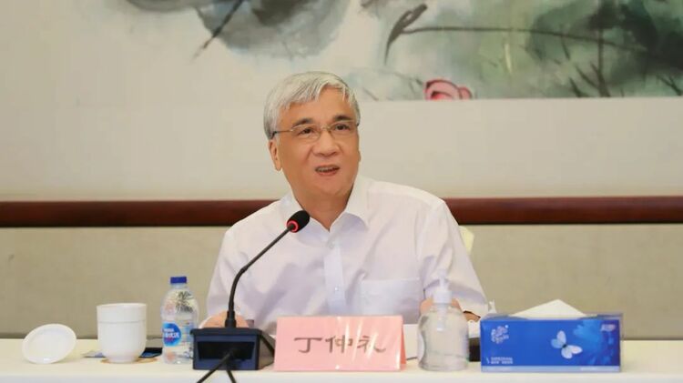 欧美同学会会长会扩大会议专题学习《习近平给南京大学留学归国青年学者的回信》_fororder_2