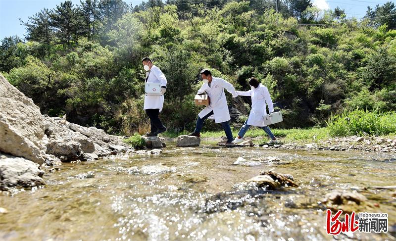 河北涿鹿：“流动诊室”守护村民健康