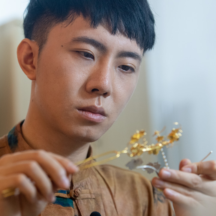 Filigree Mosaic Craftsman in Southwest China's Chongqing