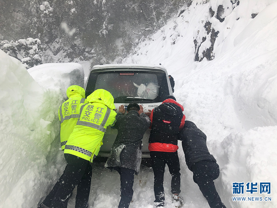 云南交警守护岁月静好路畅人安