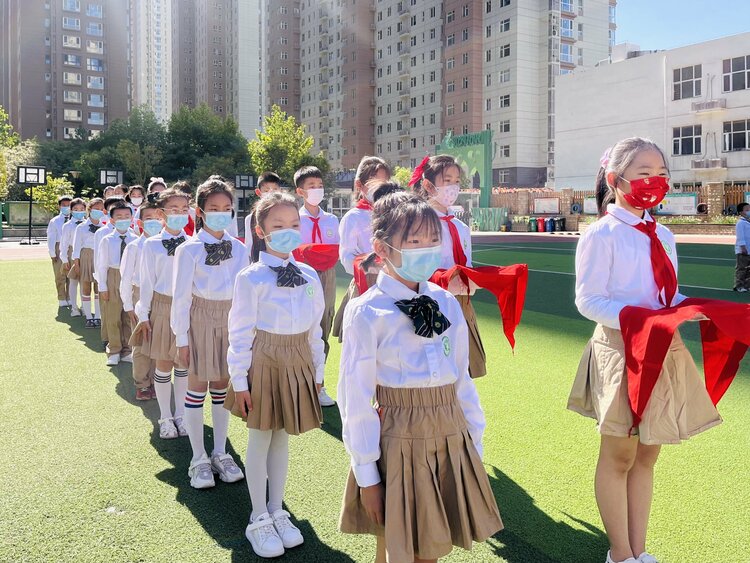 （原创）石家庄市育新实验小学举行少先队入队仪式_fororder_3