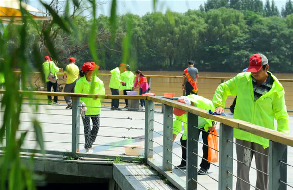 西安市“周末哪里去 道德模范陪你一起做公益”灞桥专场暨灞桥区道德模范视频发布仪式举行