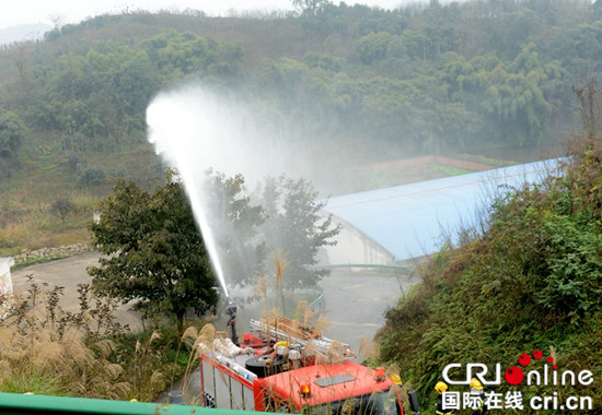 已过审【法制安全】巴南区消防支队开展烟花爆竹仓库实战演练