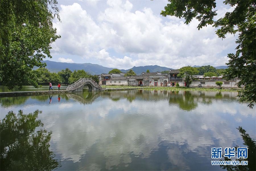 夏日宏村景如画