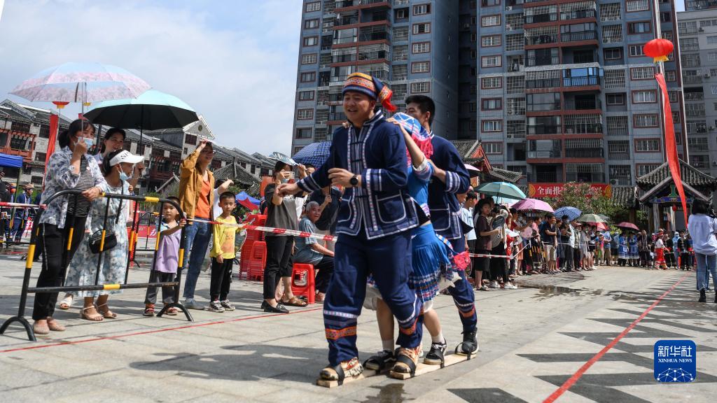 广西大化瑶族群众欢庆“祝著节”