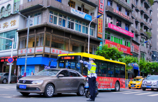 【原创】重庆市石柱县公安局多警联动 全力护航2022年高考_fororder_微信图片_20220607160550