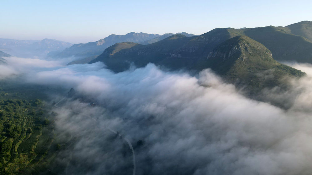 河北邢台：云海奔涌太行美