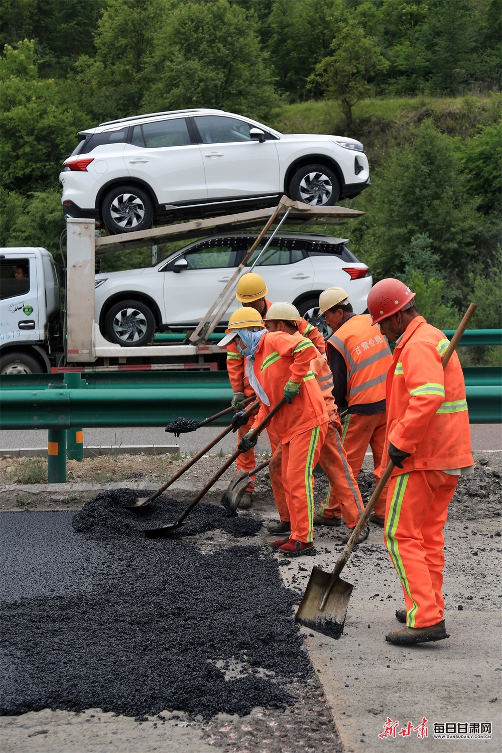 【平凉】炎炎夏日 平凉高速公路养护施工忙_fororder_3