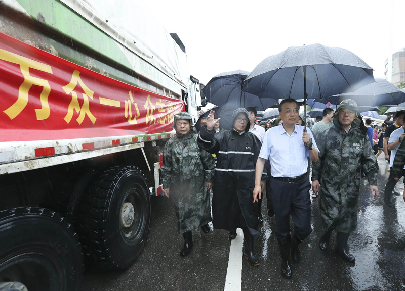 李克强：重大堤防工程必须明确终身责任制