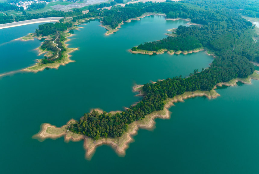 湖北襄阳：生态登云湖 美景入画来