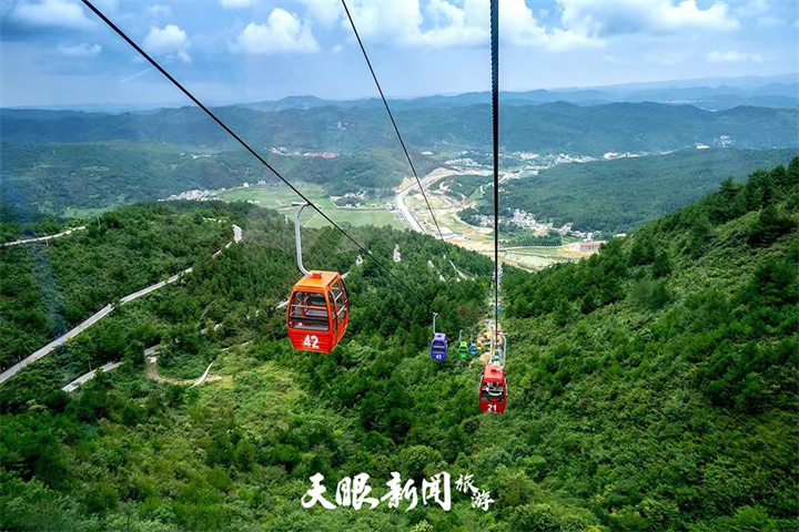 （中首）贵州龙里油画大草原：“游山玩水” 体验再升级