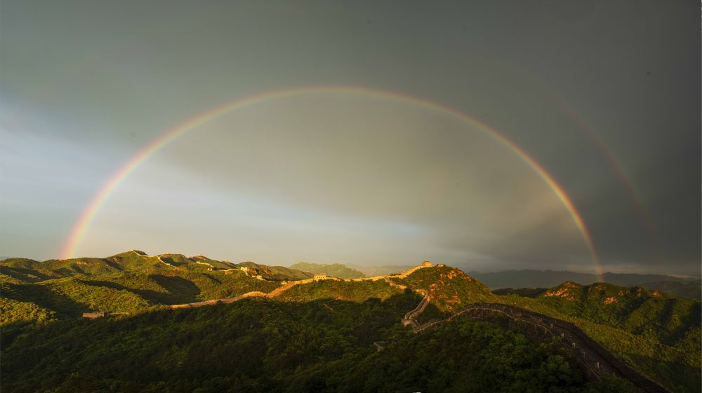 河北滦平：金山岭长城雨后双彩虹