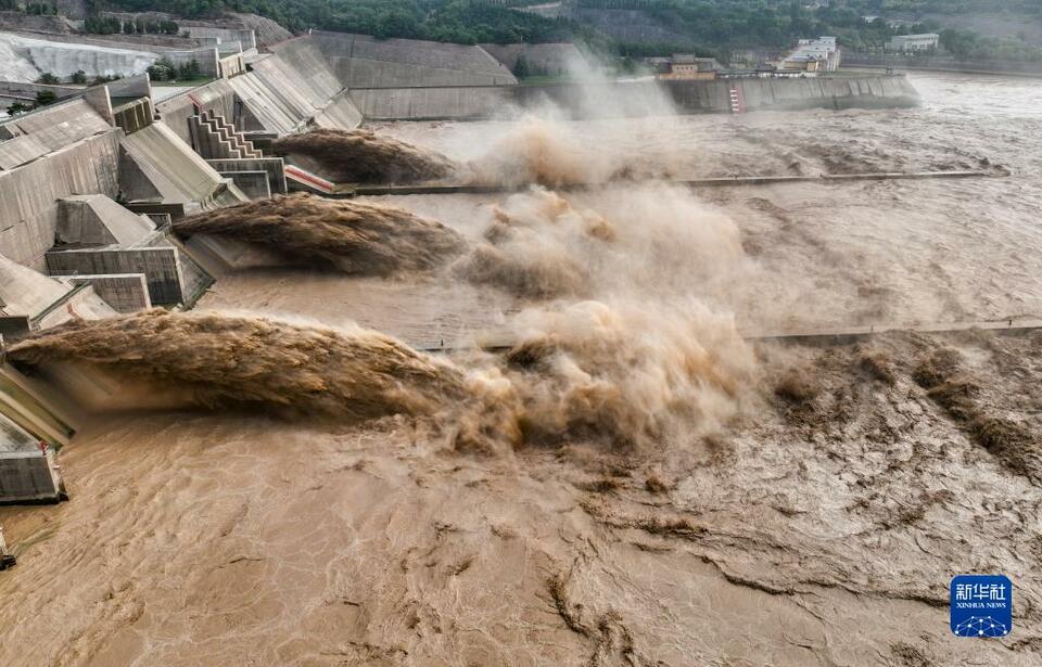 河南济源：小浪底排沙出库