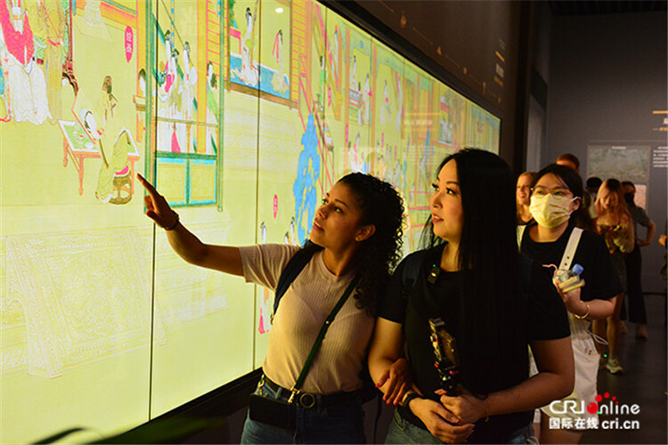 International Experience Officers Explore Weiyang Palace National Archaeological Site Park to Learn about Chang'an of Han Dynasty_fororder_图片6