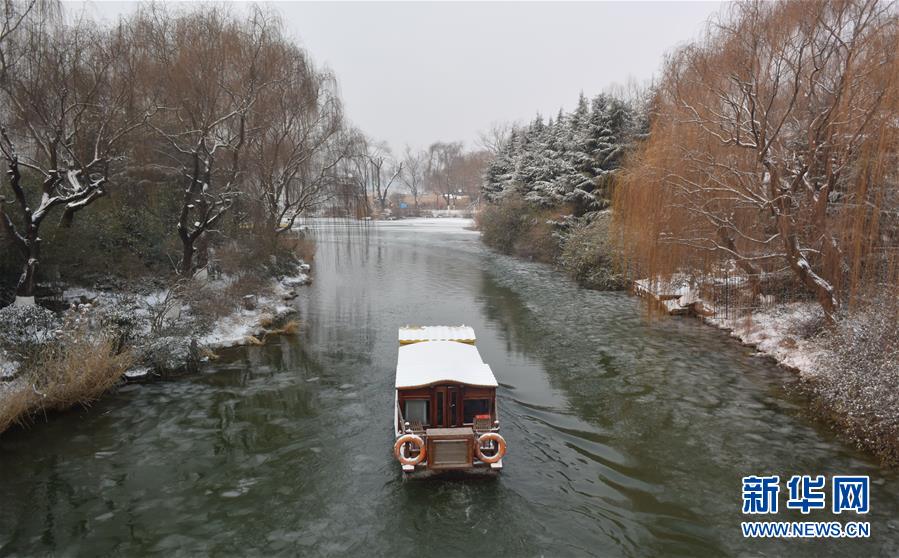 山东济南：雪后大明湖美如画