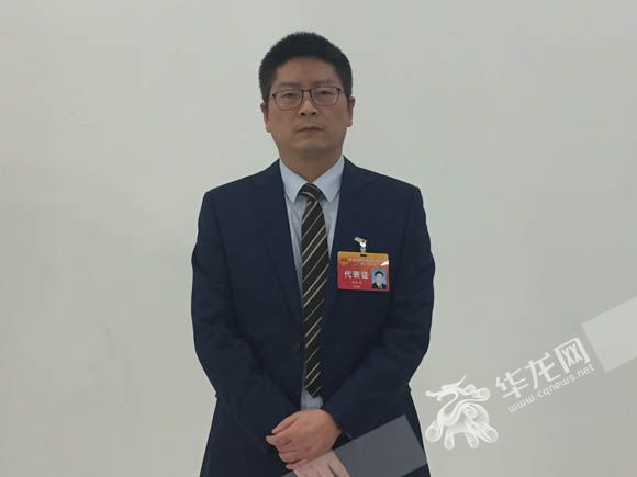 急稿 网信办要求转发【聚焦重庆】警方服务学校29条措施成重庆两会热门话题