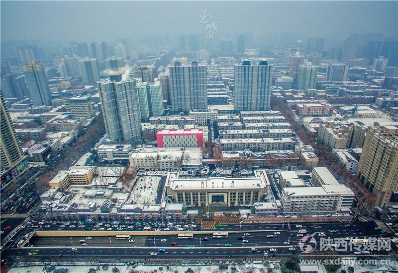 1月27日，大雪再次让古城西安变的银装素裹，城里城外又有一番别样的景色。记者 刘强摄_fororder_SXRB201801290754000055578690572