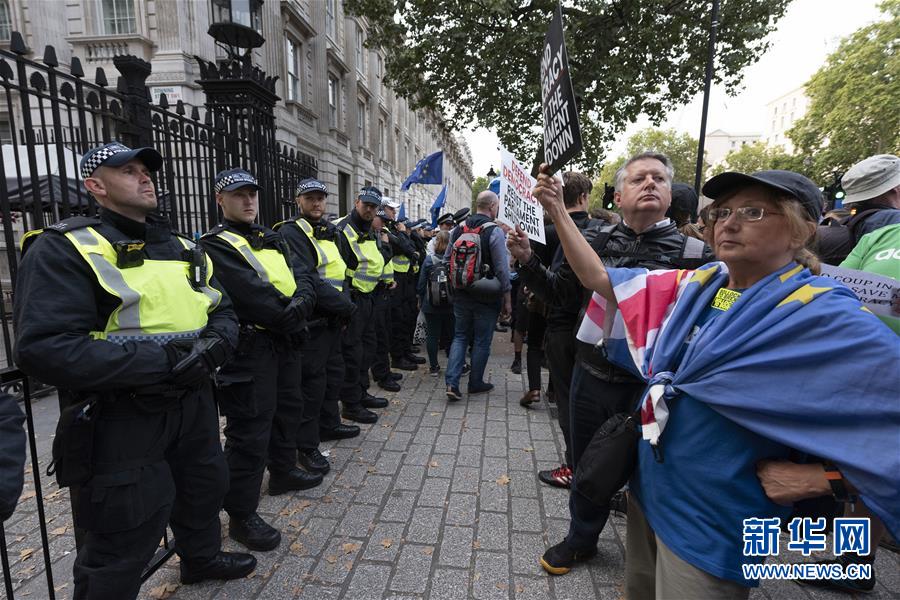 英国女王批准首相约翰逊提出的议会休会请求